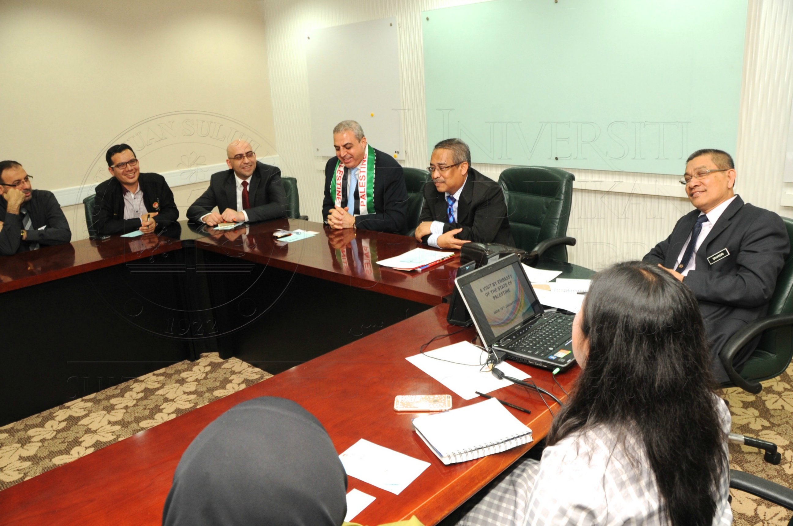 PRO 16 3 PALESTINEHAS 7677